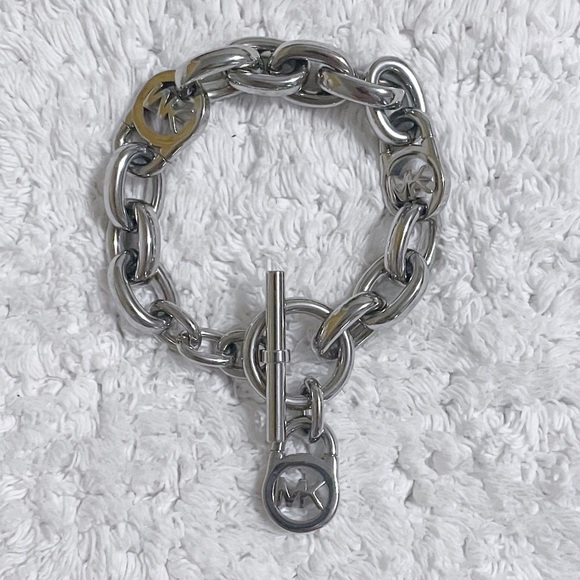 Michael Kors Logo Bracelet- Silver NWOT - Picture 1 of 7